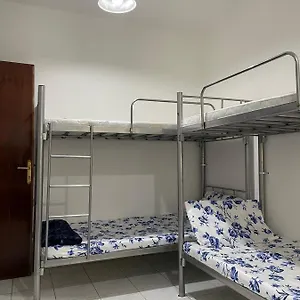  Hostel Boys Oasis: Modern Metro-adjacent